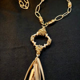 The Gold Wispy necklace
